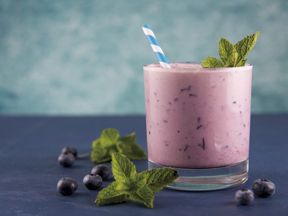 smoothie de arándanos y avellanas
