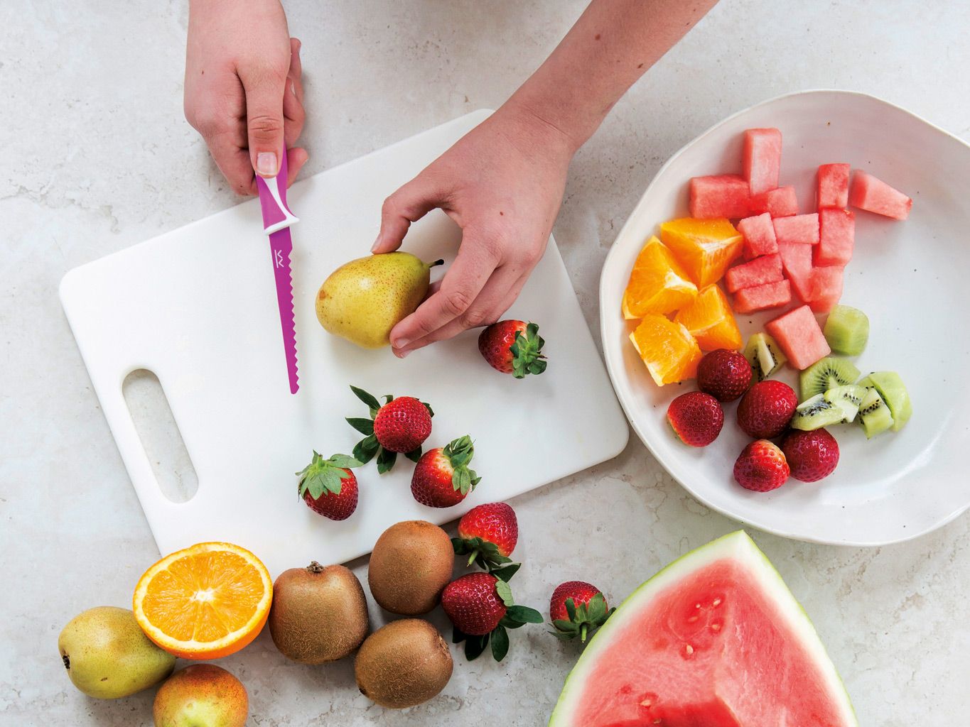 Fruit, Food, Produce, Natural foods, Sweetness, Dishware, Tableware, Citrus, Serveware, Food group, 