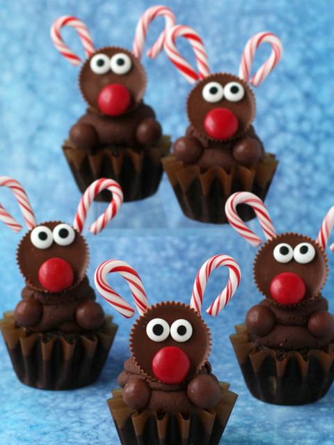 Food, Dessert, Chocolate, Ingredient, Fawn, Toy, Sweetness, Baked goods, Cake decorating supply, Icing, 