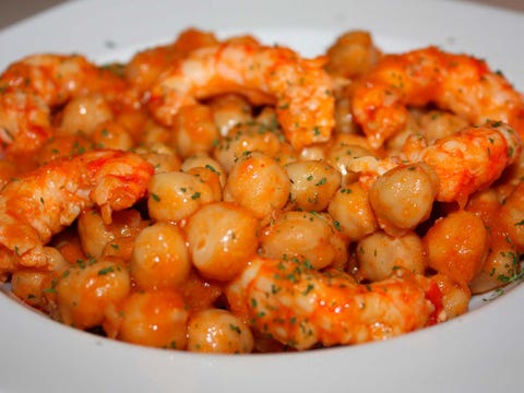 garbanzos con langostinos