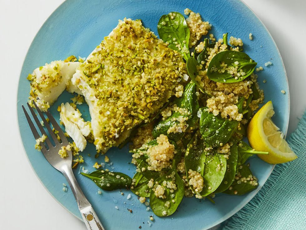 bacalao rebozado con pistachos y quinoa