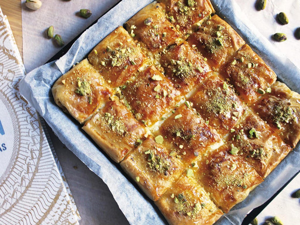 mutabbaq o pastel de queso dulce