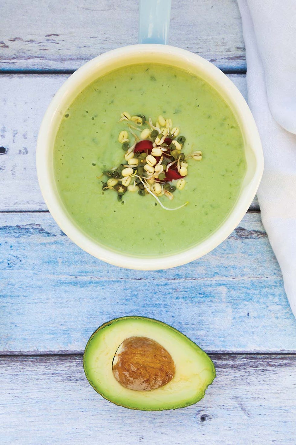 sopa fría de aguacate y pepino