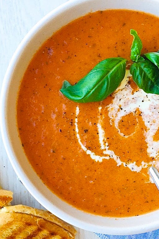 Crema de tomate y albahaca con queso a la parrilla crema de tomate y albahaca con queso a la parrilla