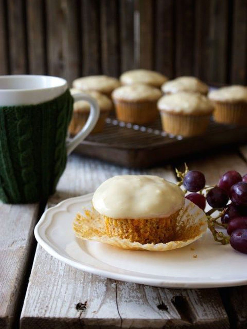 Serveware, Dishware, Food, Cuisine, Finger food, Coffee cup, Ingredient, Drinkware, Cup, Tableware, 