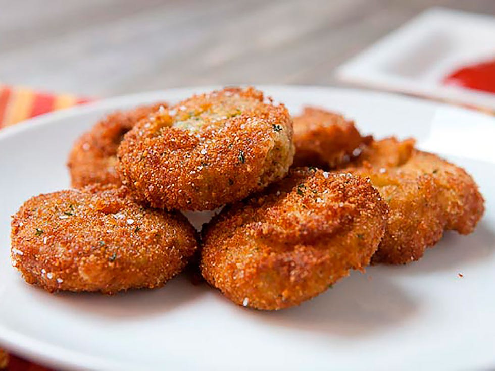 Food, Finger food, Fried food, Dishware, Dish, Fast food, Snack, Cutlet, Plate, Ingredient, 