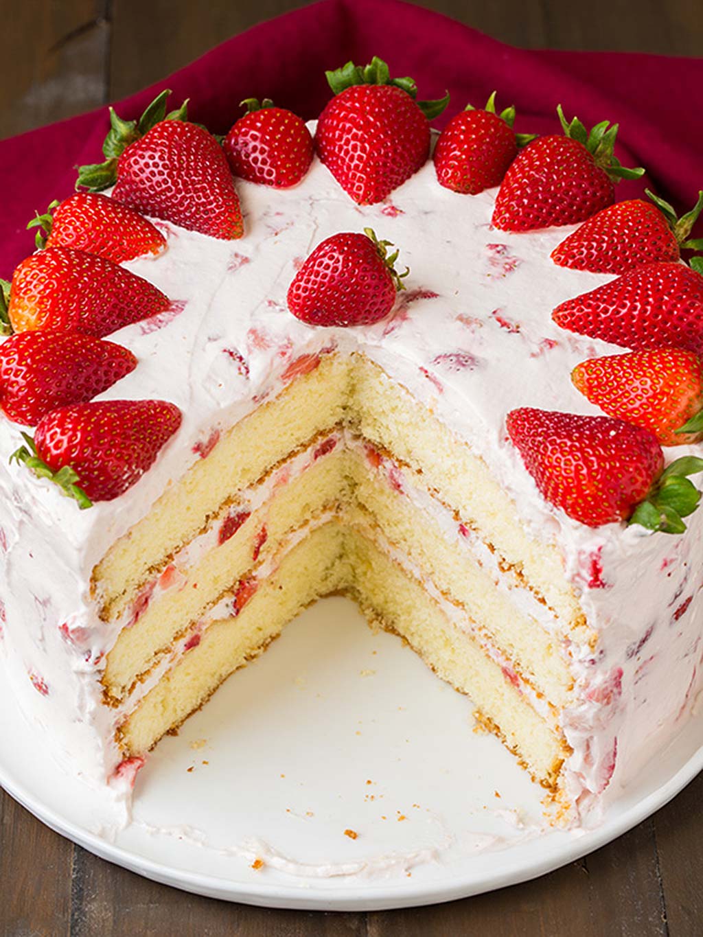 Dish, Food, Cuisine, Torte, Fruit cake, Strawberries, Dessert, Baked goods, Cake, Strawberry, 