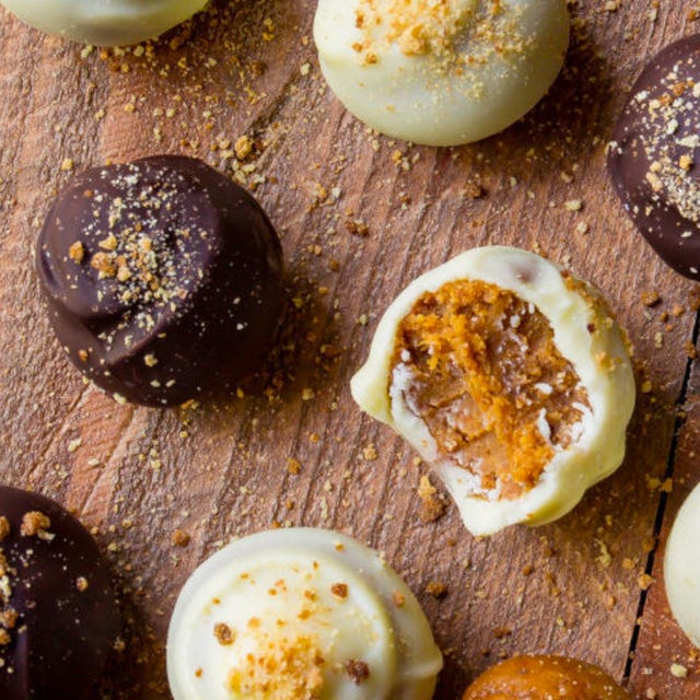 Food, Ingredient, Dish, Egg, Egg yolk, Boiled egg, Breakfast, Egg white, Egg, Finger food, 