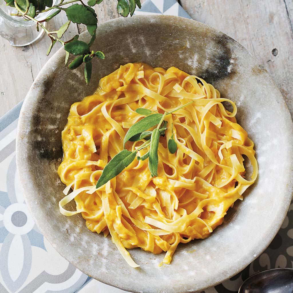 Food, Cuisine, Tagliatelle, Dish, Taglierini, Ingredient, Fettuccine, Italian food, Noodle, Scialatelli, 