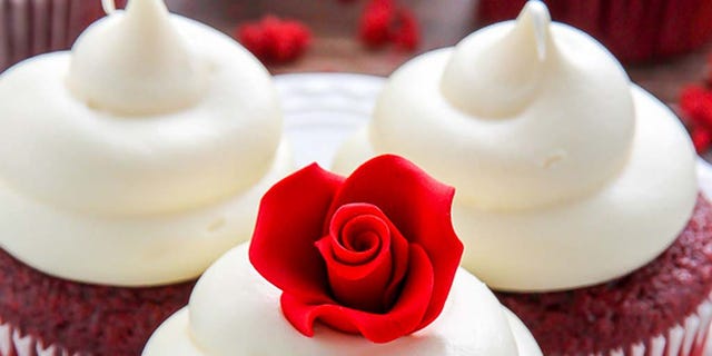Cupcake, Food, Icing, Buttercream, Red velvet cake, Dessert, Cake, Baking, Baked goods, Red, Cupcake, Food, Icing, Buttercream, Red velvet cake, Dessert, Cake, Baking, Baked goods, Red,
