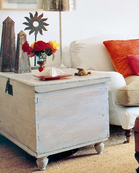 Room, Interior design, Furniture, Interior design, Petal, Linens, Living room, Home accessories, Pillow, Throw pillow, 