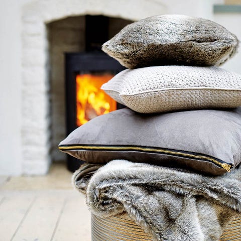 Textile, Grey, Beige, Natural material, Fur, Close-up, Gas, Sculpture, Heat, Hearth, 