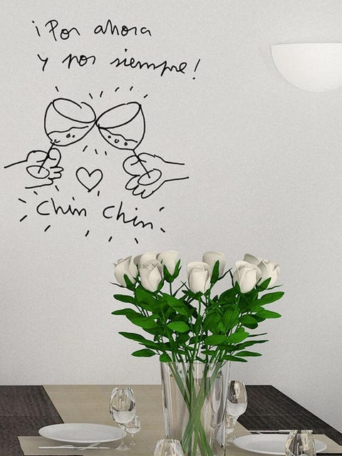 Petal, White, Room, Flower, Bouquet, Serveware, Dishware, Cut flowers, Interior design, Centrepiece, 