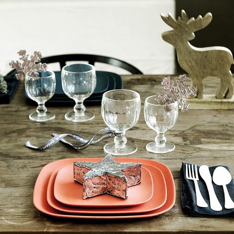 Serveware, Dishware, Glass, Drinkware, Stemware, Tableware, Barware, Cutlery, Kitchen utensil, Plate, 