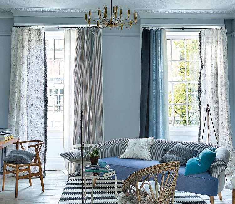 Living room, Room, Furniture, Interior design, Blue, Curtain, Property, Green, Turquoise, Home, 