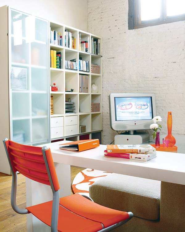 Room, Display device, Interior design, Furniture, Table, Flat panel display, Electronic device, Shelf, Computer desk, Wall, 