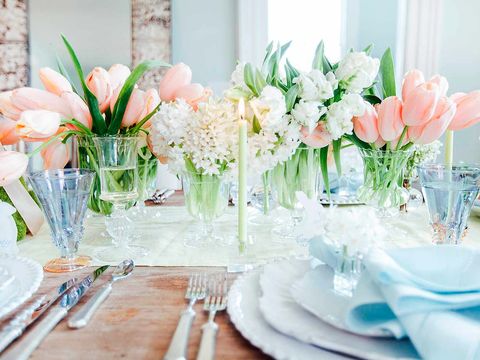 Tablecloth, Serveware, Petal, Dishware, Bouquet, Flower, Pink, Centrepiece, Linens, Cut flowers, 