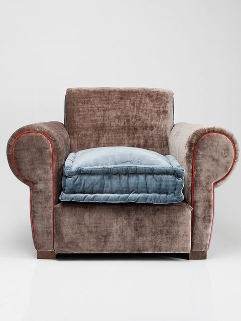 Brown, Textile, Furniture, Cushion, Rectangle, Club chair, Throw pillow, Futon pad, Pillow, Futon, 
