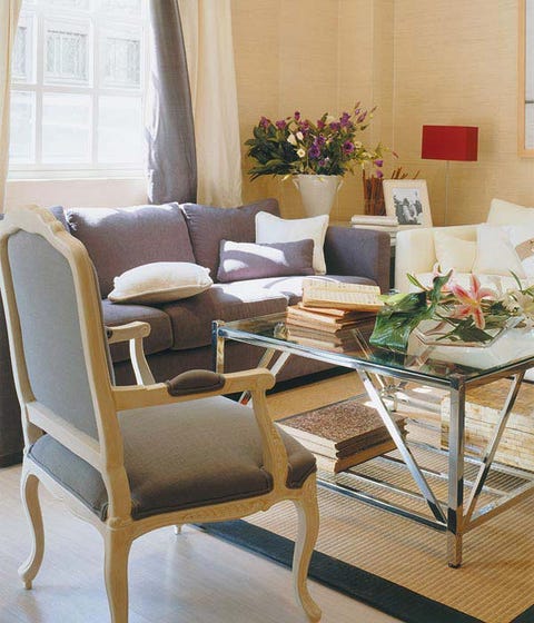 Interior design, Room, Furniture, Floor, Flooring, Interior design, Hardwood, Chair, Picture frame, Coffee table, 