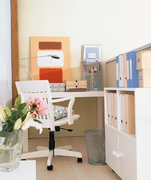 Product, Room, Interior design, Petal, Bouquet, Floor, Interior design, Cabinetry, Drawer, Cut flowers, 