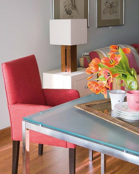 Room, Furniture, Serveware, Table, Interior design, Interior design, Bouquet, Petal, Hardwood, Centrepiece, 