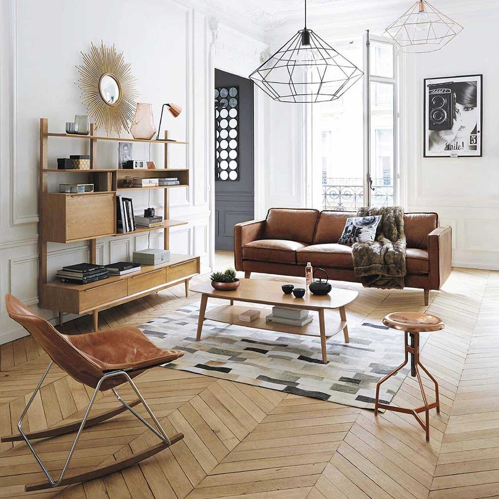 Furniture, Living room, Room, Interior design, Coffee table, Table, Floor, Couch, Shelf, Wall, 
