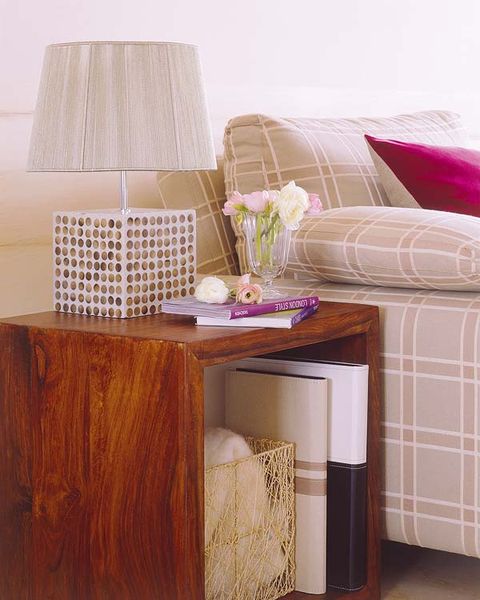 Room, Interior design, Wall, Purple, Lamp, Lampshade, Interior design, Home accessories, Linens, Wood stain, 