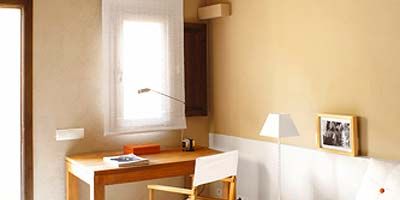 Room, Interior design, Property, Textile, Wall, Table, Orange, Furniture, Linens, Fixture, 