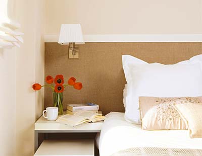 Room, Interior design, Yellow, Property, Textile, Wall, Linens, Furniture, Lamp, Petal, 