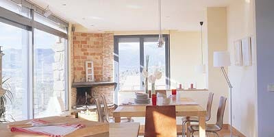 Wood, Room, Interior design, Floor, Property, Flooring, Ceiling, Table, Glass, Dishware, Wood, Room, Interior design, Floor, Property, Flooring, Ceiling, Table, Glass, Dishware,