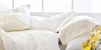 Yellow, Room, Bedding, Textile, Bedroom, Petal, Interior design, White, Bed, Bed sheet, Yellow, Room, Bedding, Textile, Bedroom, Petal, Interior design, White, Bed, Bed sheet,