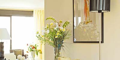 Room, Interior design, Petal, Bouquet, Interior design, Grey, Home, Window treatment, Vase, Flower Arranging, 