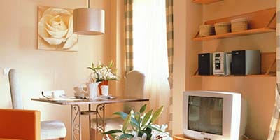 Wood, Room, Interior design, Property, Flooring, Floor, Home, Flowerpot, Wall, Table, Wood, Room, Interior design, Property, Flooring, Floor, Home, Flowerpot, Wall, Table,