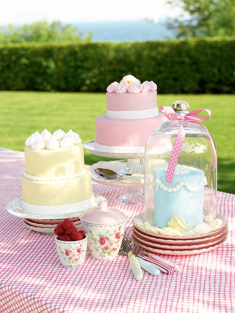 Sweetness, Serveware, Party supply, Dishware, Cuisine, Food, Dessert, Ingredient, Pink, Cake, 