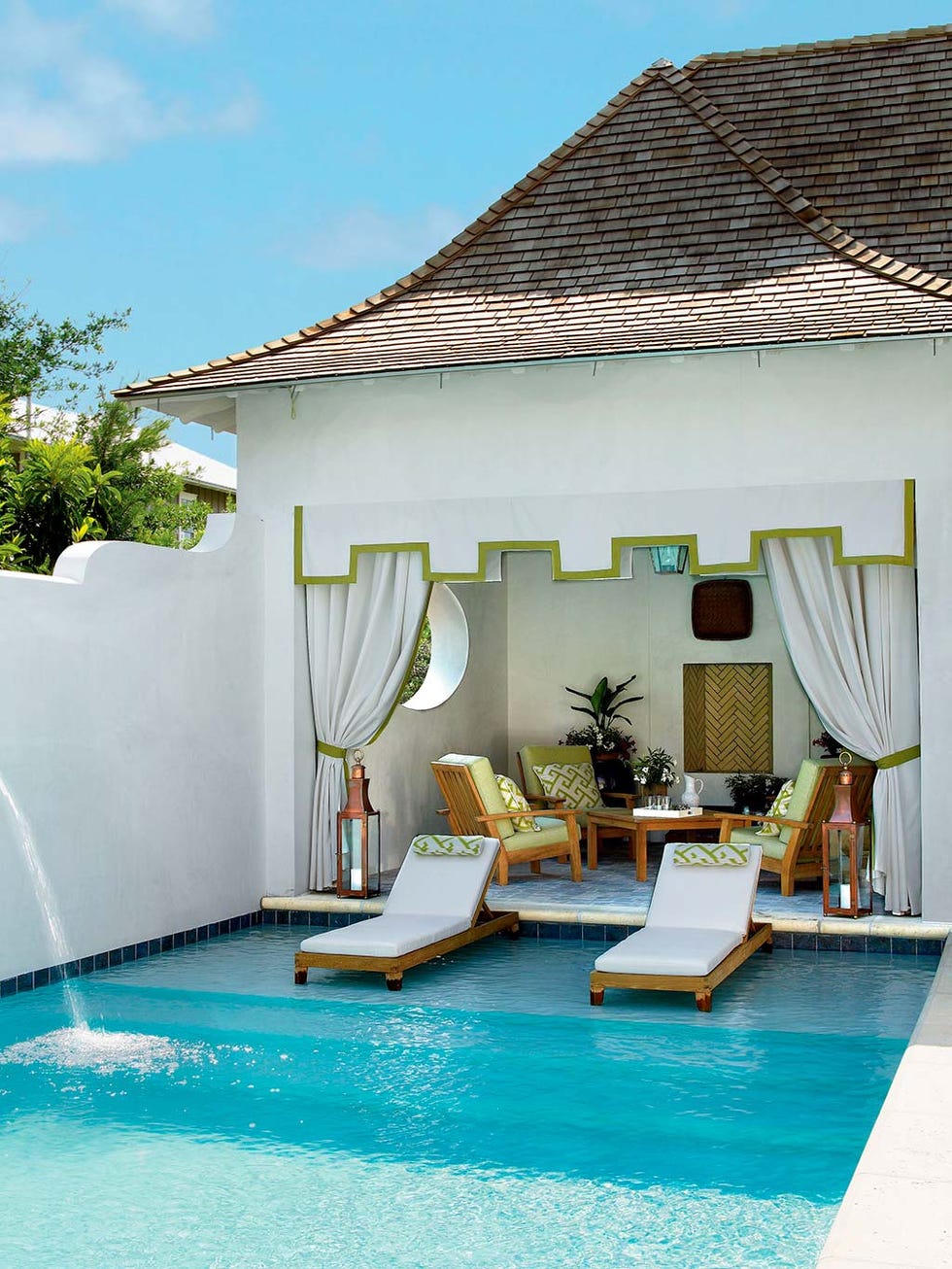 Swimming pool, Property, House, Resort, Building, Vacation, Real estate, Sunlounger, Turquoise, Home, 