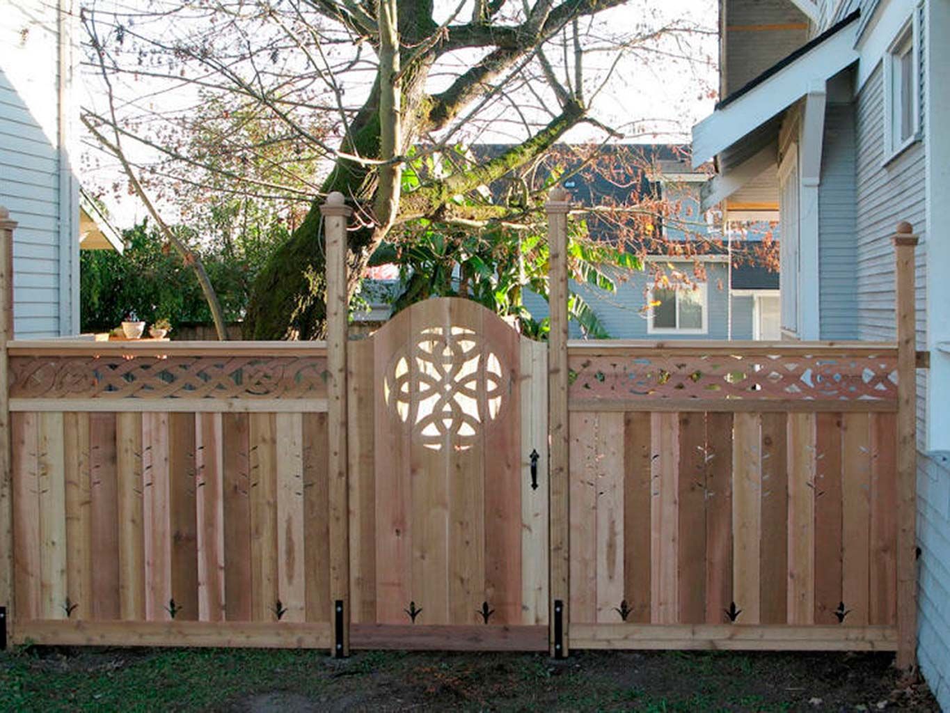 Wood, Real estate, Home fencing, House, Hardwood, Home, Residential area, Gate, Backyard, Twig, 
