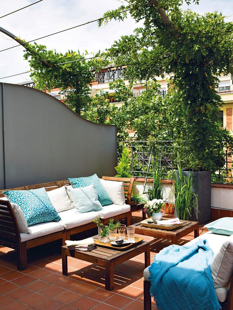 Furniture, Room, Property, Green, Patio, Turquoise, Living room, Backyard, House, Interior design, 