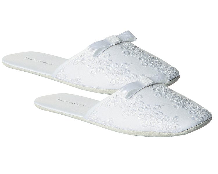 Product, Shoe, White, Grey, Beige, Silver, Dancing shoe, Fashion design, Walking shoe, Synthetic rubber, 