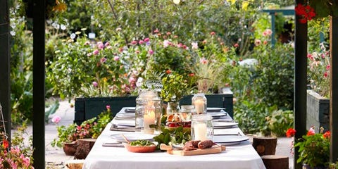 Floristry, Lighting, Floral design, Tablecloth, Flower Arranging, Flower, Table, Restaurant, Interior design, Building, Floristry, Lighting, Floral design, Tablecloth, Flower Arranging, Flower, Table, Restaurant, Interior design, Building,