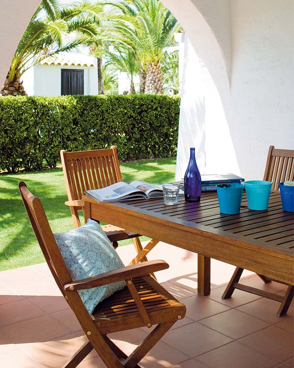 Furniture, Property, Table, Chair, Room, Outdoor table, Interior design, Outdoor furniture, House, Patio, 