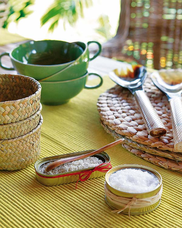 Food, Dish, Cuisine, Tableware, Cup, Coffee cup, Table, Ingredient, Teacup, Linens, 
