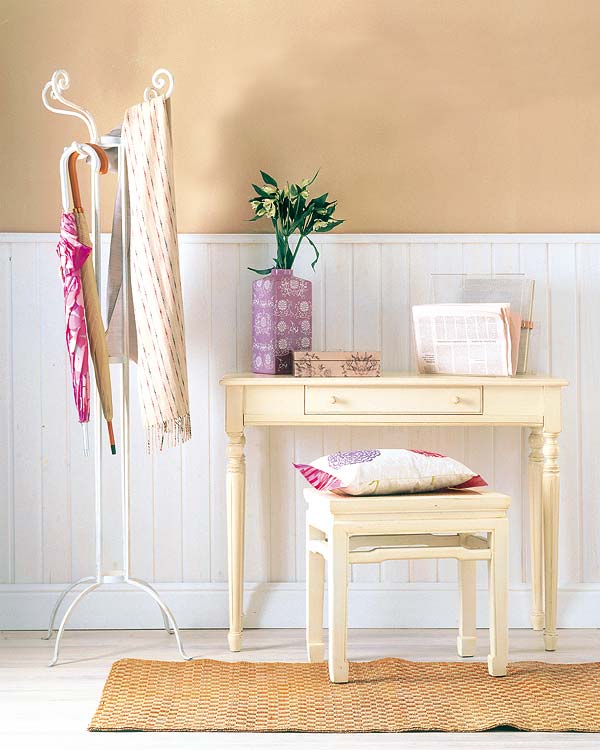 Room, Wall, Clothes hanger, Interior design, Home accessories, Beige, Household supply, Linens, Shelving, Vase, 