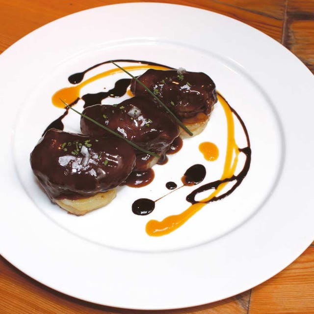 Food, Dishware, Cuisine, Plate, Serveware, Dish, Ingredient, Dessert, Baked goods, Chocolate, food, dishware, cuisine, plate, serveware, dish, ingredient, dessert, baked goods, chocolate,