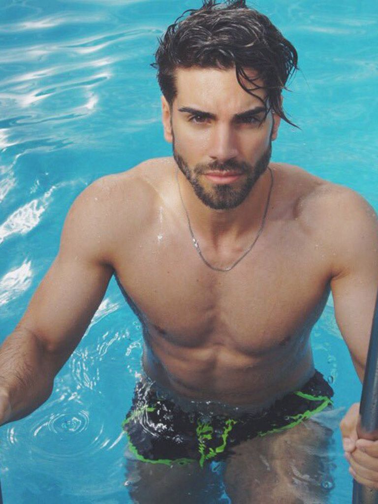 Miguel (GH) saca perfume con semen Miguel (GH) saca perfume con semen