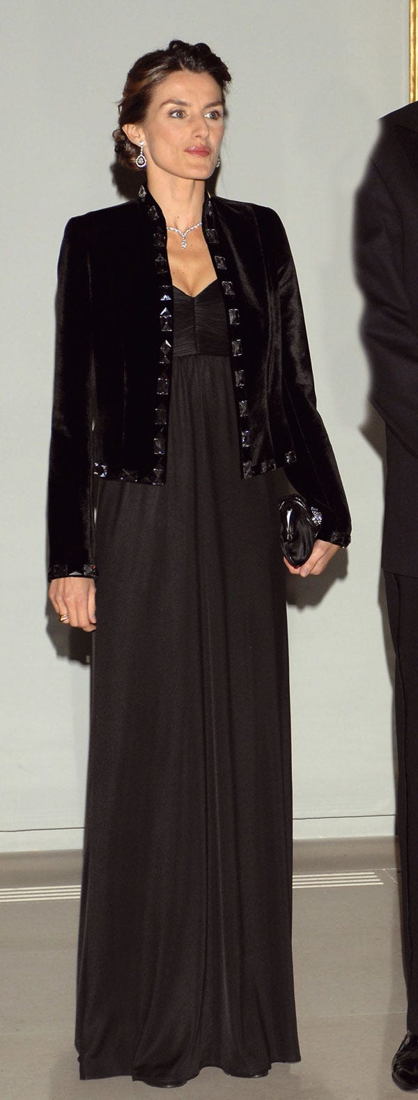 Sleeve, Textile, Outerwear, Coat, Style, Formal wear, Jacket, Fashion, Black, Blazer, 
