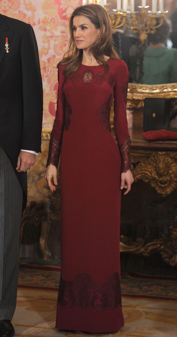 Sleeve, Dress, Shoulder, Formal wear, Style, One-piece garment, Fashion, Blazer, Gown, Maroon, 
