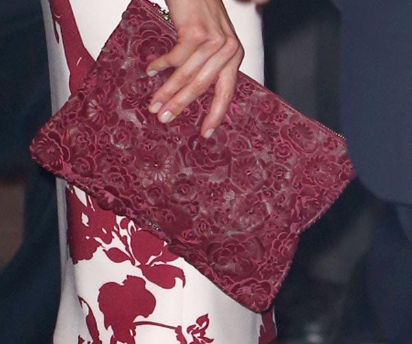 Red, Shoulder, Pink, Maroon, Handbag, Joint, Bag, Fashion, Hand, Magenta, 