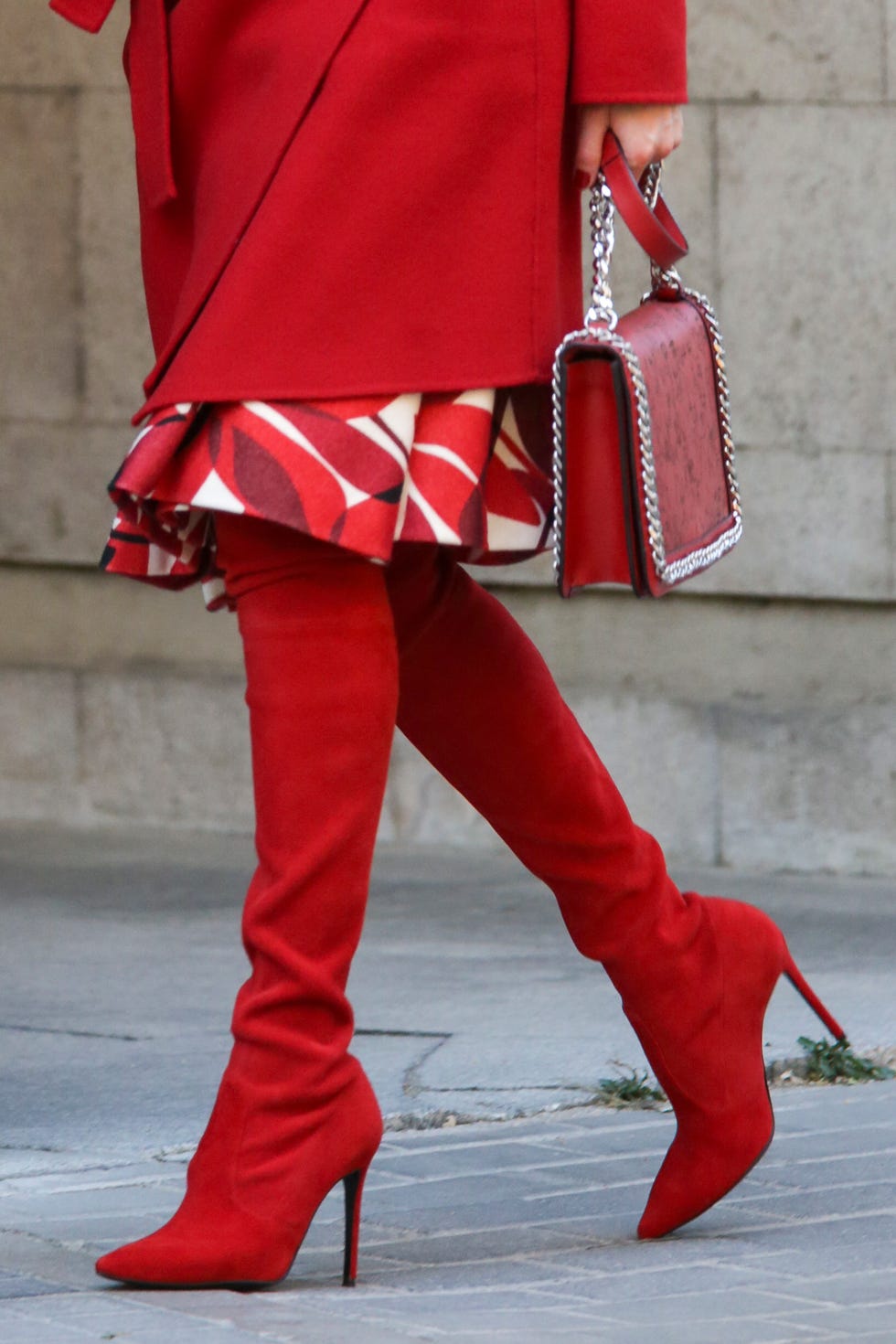 Red, Street fashion, Clothing, Footwear, Fashion, Shoulder, Maroon, Joint, Leg, Carmine, 