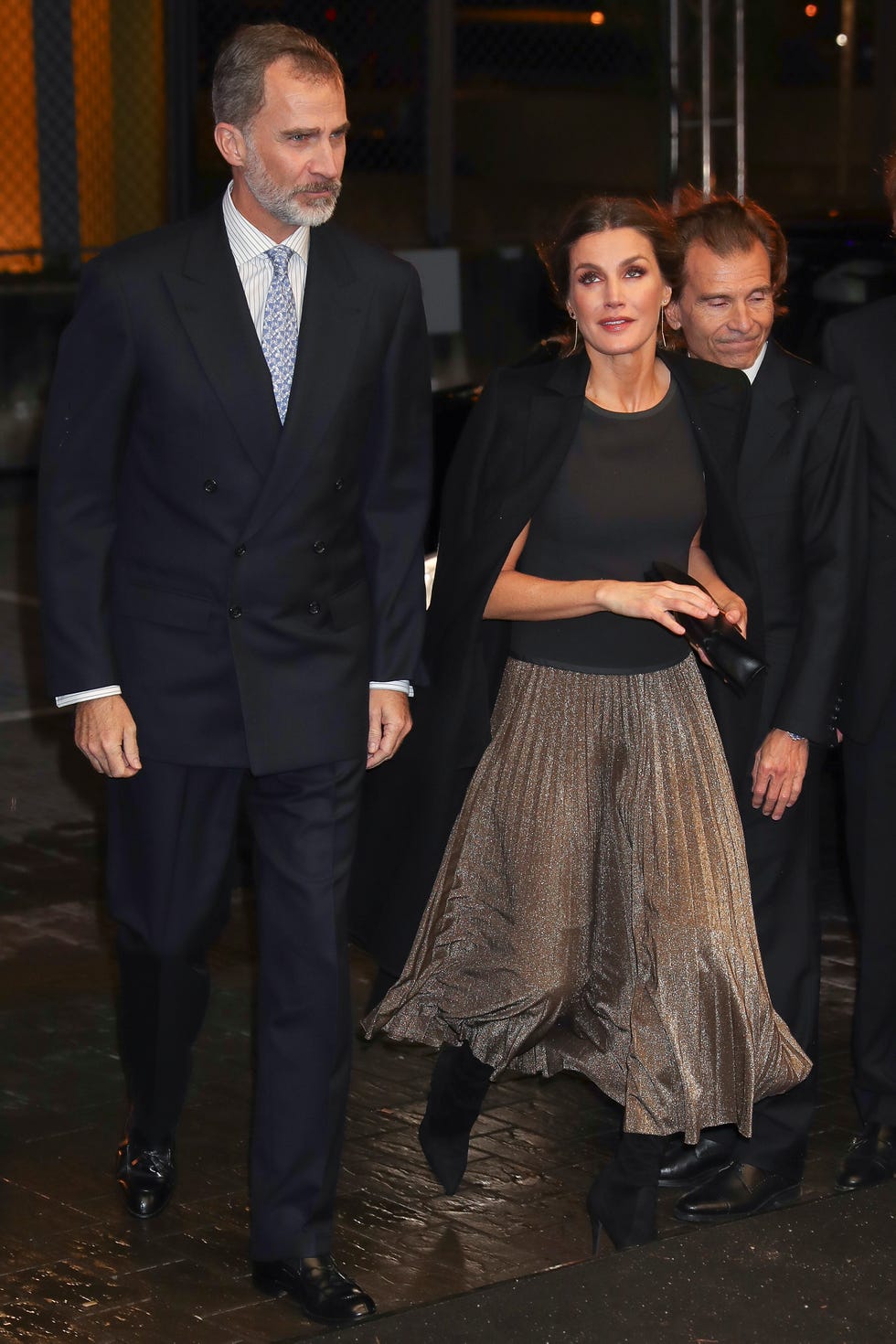 Suit, Fashion, Event, Formal wear, Dress, Tuxedo, Outerwear, Haute couture, Fashion design, Smile, 