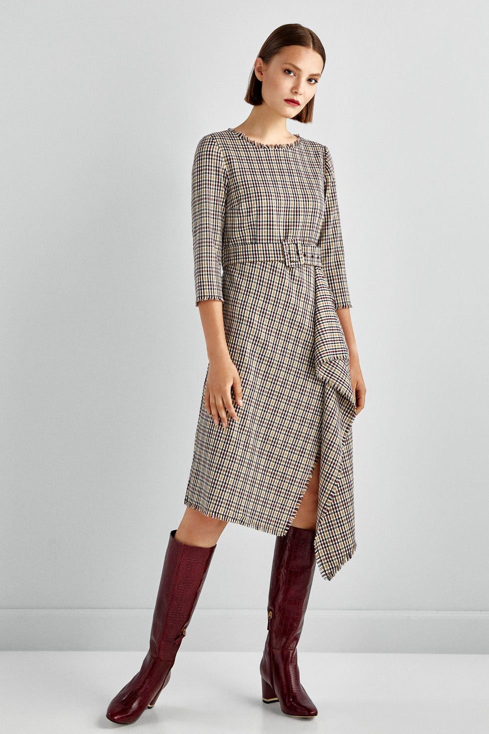 Clothing, Fashion model, Dress, Sleeve, Fashion, Day dress, Shoulder, Neck, Pattern, Footwear, 